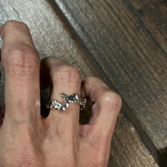 Butterfly Ring Adjustable Silver Alloy With Gift Box - Picture 3 of 10